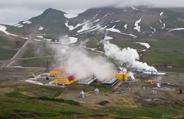 геотермальная электростанция geothermal power station